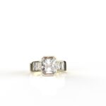 Avarta Jewellery Exclusive 18k Gold Ring with 5 Mesmerizing Moissanites